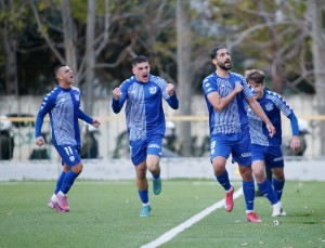 Αποδέσμευσε τρεις ο Εθνικός