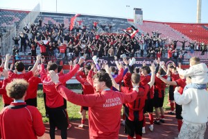 Απόλλων Καλαμαριάς: «Σε αυτή τη μάχη δεν περισσεύει κανείς!»