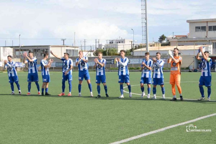 Ελλάς Σύρου: Εντυπωσιακή πορεία με μαέστρο Χριστοφιλέα και 7 σερί clean sheets του Μπίντση