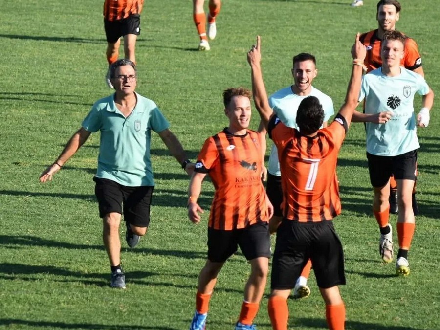 Α.Ο. Λουτράκι-Α.Ε. Μαλεσίνας 1-0: Κρίθηκε στο 85&#039;