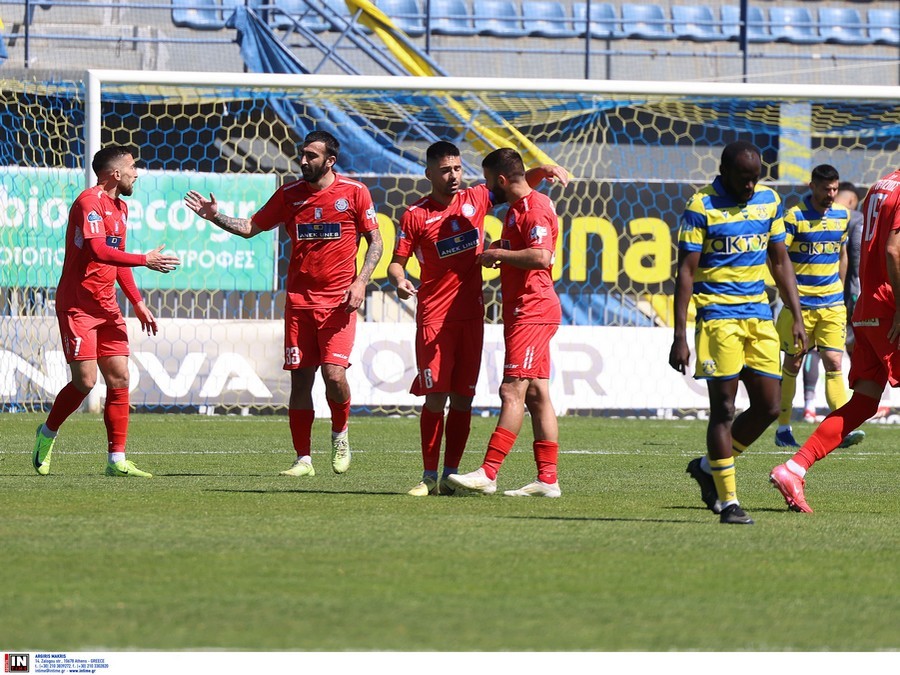 Αστέρας Τρίπολης Β&#039;-Χανιά 1-2: Αγκαλιά με την παραμονή