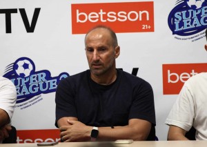 Επιστροφή Νεμπεγλέρα στον ΑΟΤ