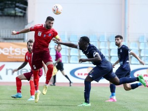 Χανιά: Αρχηγός; Παρών