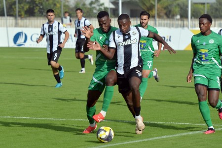 Καλαμάτα: Μεμονωμένα οι φίλαθλοι στο Μαρκόπουλο