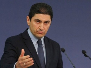 Αυγενάκης: &quot;Με τα εθνικά θέματα δεν επιτρέπεται κανένας να παίζει&quot;