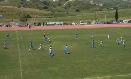 Πρώτη νίκη για τον Παλληξουριακό