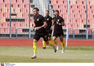 Στα «κοκκινόμαυρα» ο Κοζορώνης